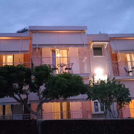 Vicky'S Guesthouse Kavos Exterior photo