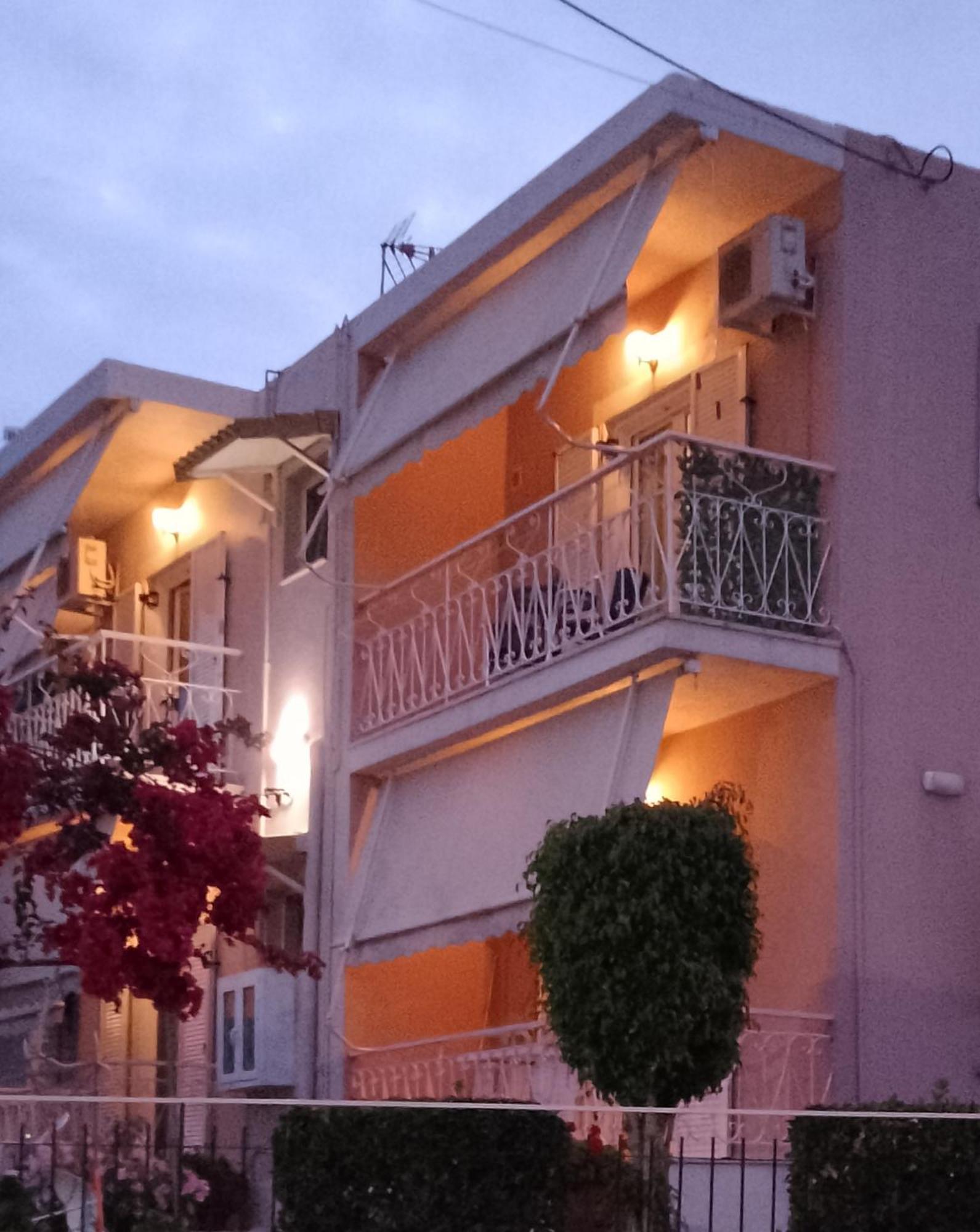 Vicky'S Guesthouse Kavos Exterior photo